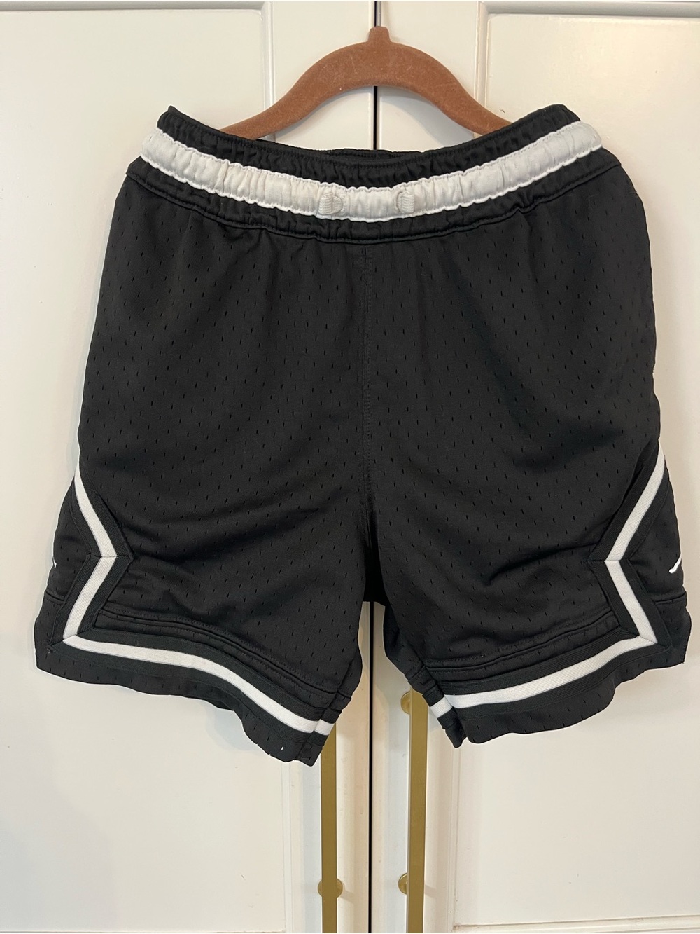 Boys Jordan Black Athletic Shorts with White Trim/Pockets - Picture 2 of 3